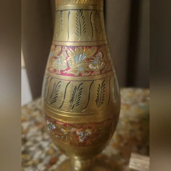 Vintage Brass Vase Leaves red flowers Engraved Etched India MCM 10" 1950's - Picture 4 of 8